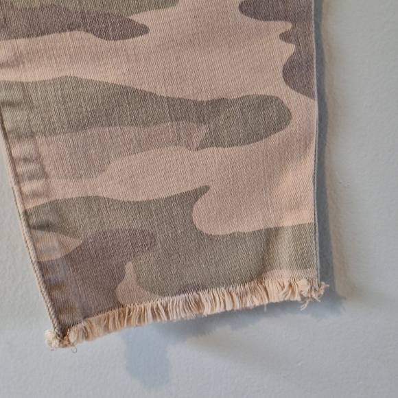 GAP High Rise True Skinny Ankle in Tan Camo - Size 4 - Picture 5 of 7